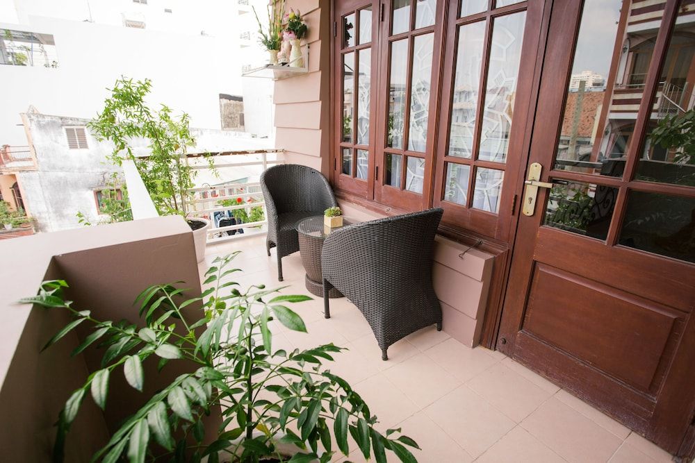 MH Villa Queen Room with Balcony 7