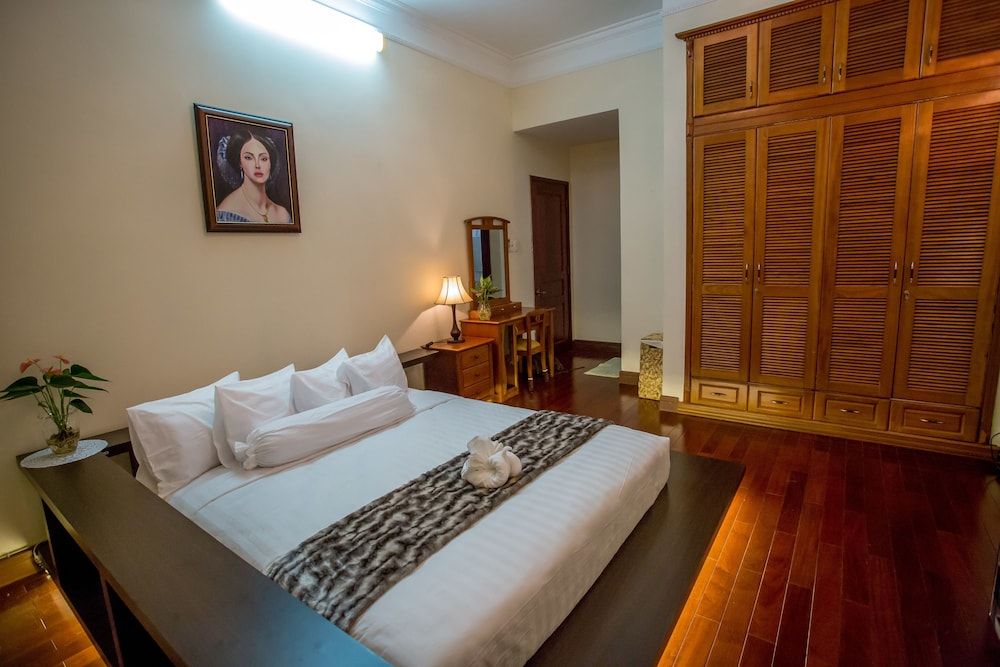 MH Villa King Room with Garden View 10