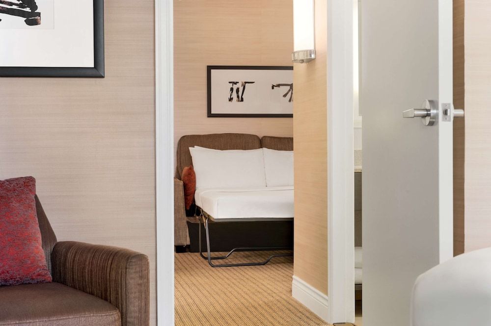 One Bedroom Suite, One King Bed, Accessible
