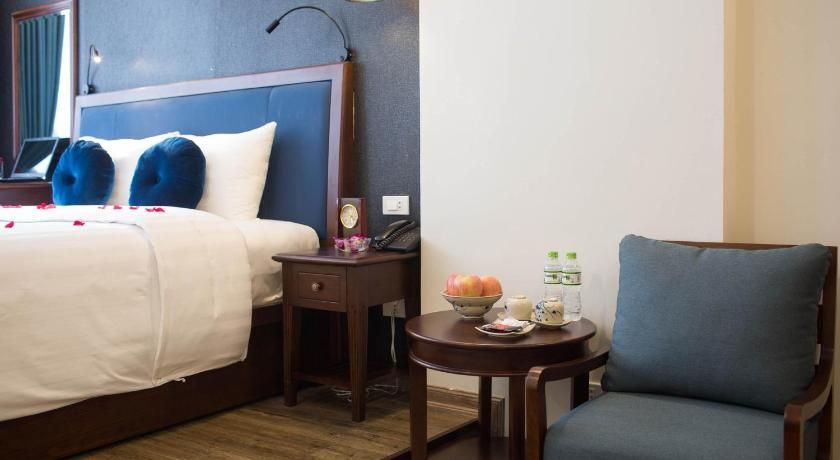undefined Holiday Emerald Hotel 7