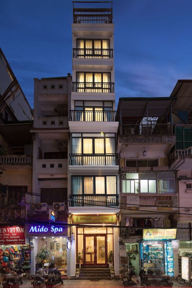 undefined Holiday Emerald Hotel 2