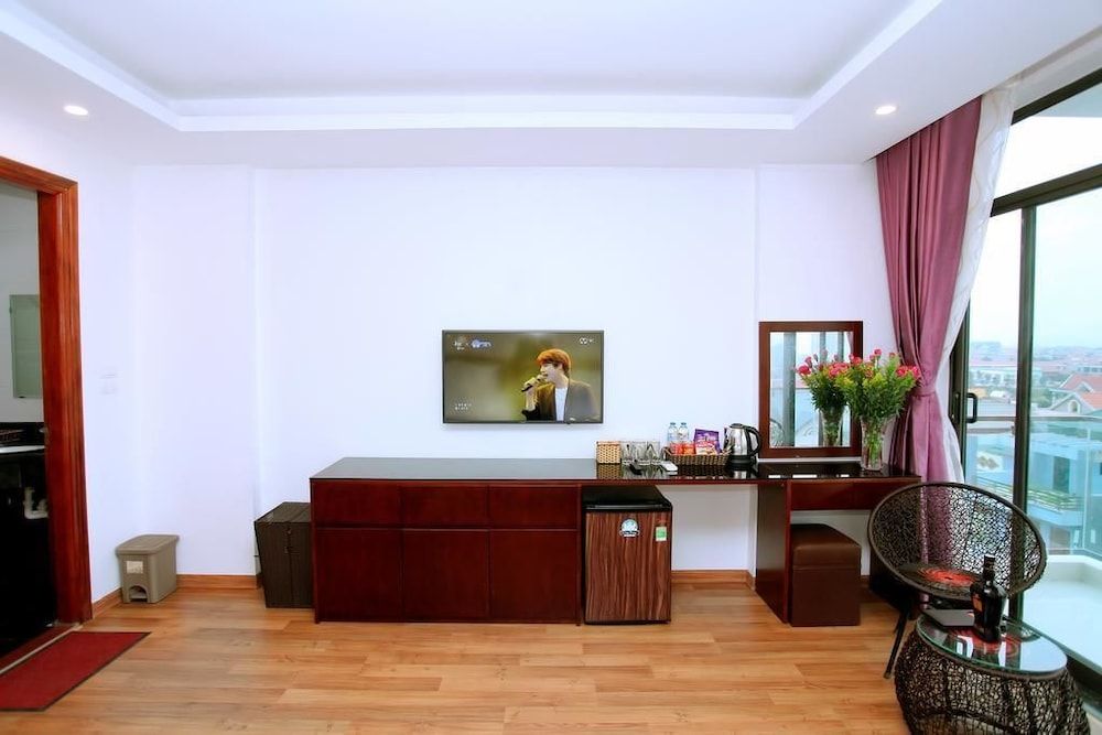 Camellia Hotel Deluxe Quadruple Room 9