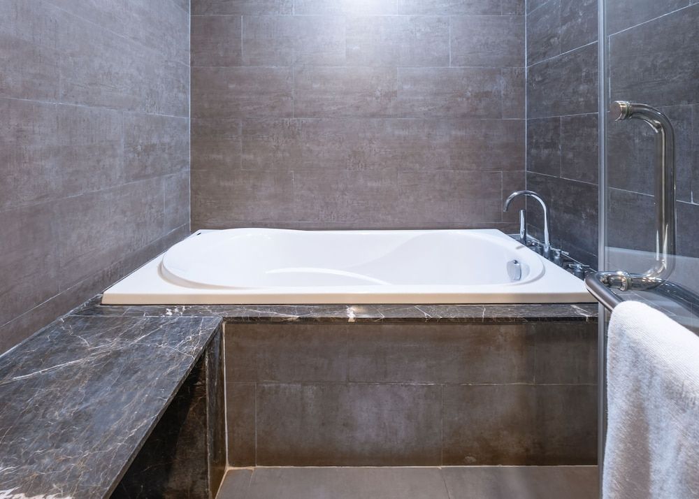 The Blossom Resort Island Da Nang Deluxe King Street View - Onsen, Sauna, Steam Sauna Inclusive 9