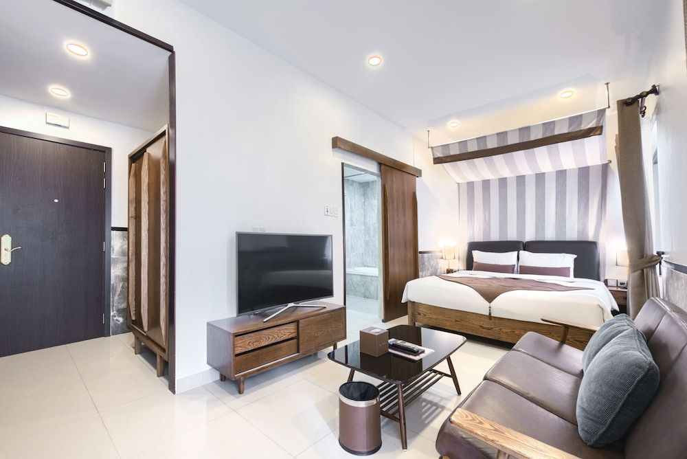 Premier King Garden & River View - Onsen, Sauna, Steam Sauna Inclusive