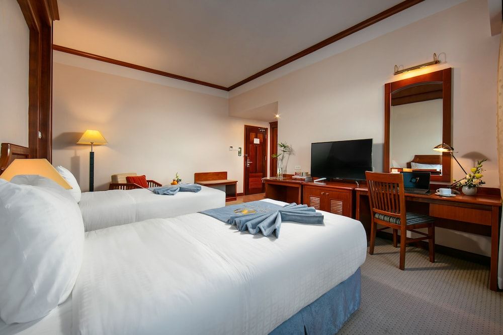 Nam Cuong Hai Duong Hotel Deluxe Double or Twin Room 3