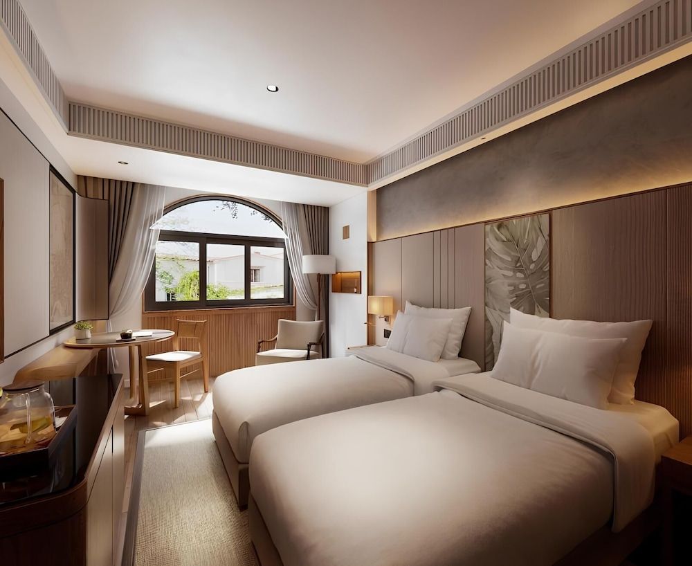 Signature Twin Room, Pool View
