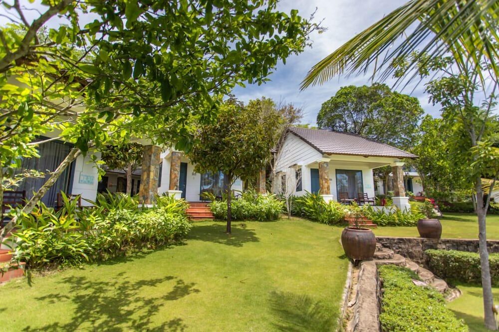 undefined Santa Garden Resort 10