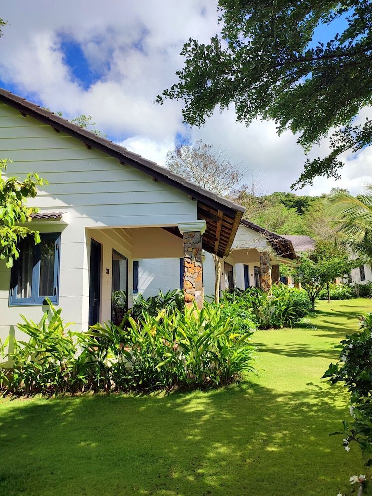 undefined Santa Garden Resort 3