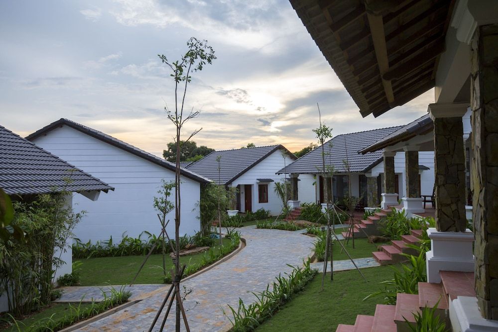 undefined Santa Garden Resort 6