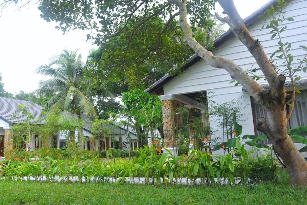 undefined Santa Garden Resort 8