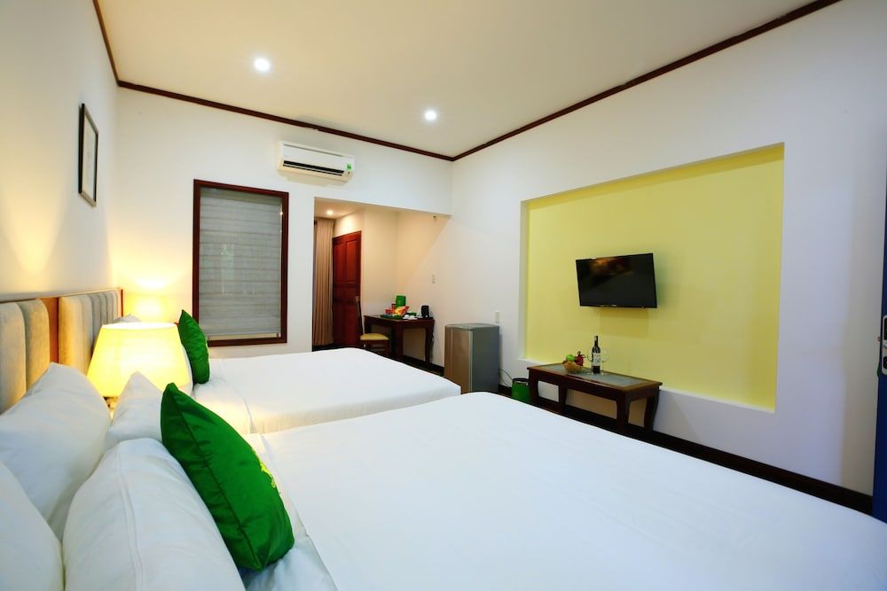 Standard Triple Room, Garden View