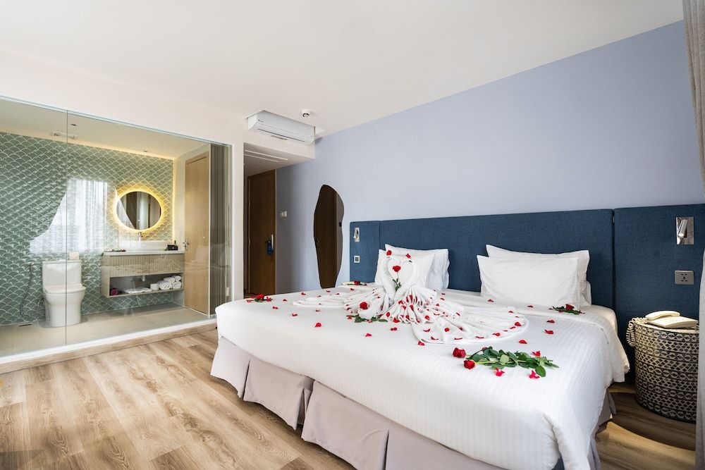 Jovia Hotel Suite Double Room 4