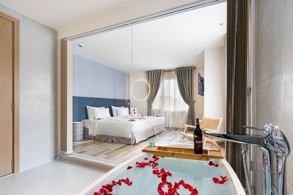 Jovia Hotel Suite Double Room 3