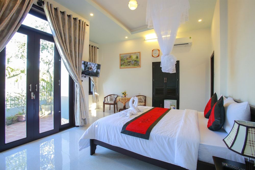 Deluxe Double Room (Rice Fields View)