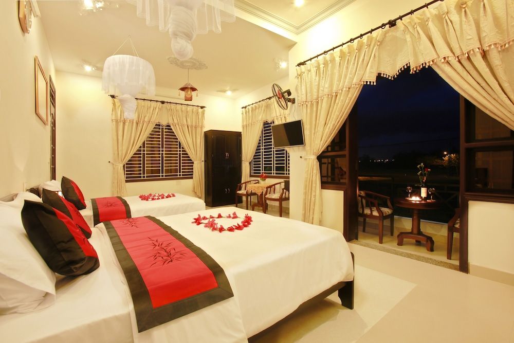 Family Room (Rice Fields View)