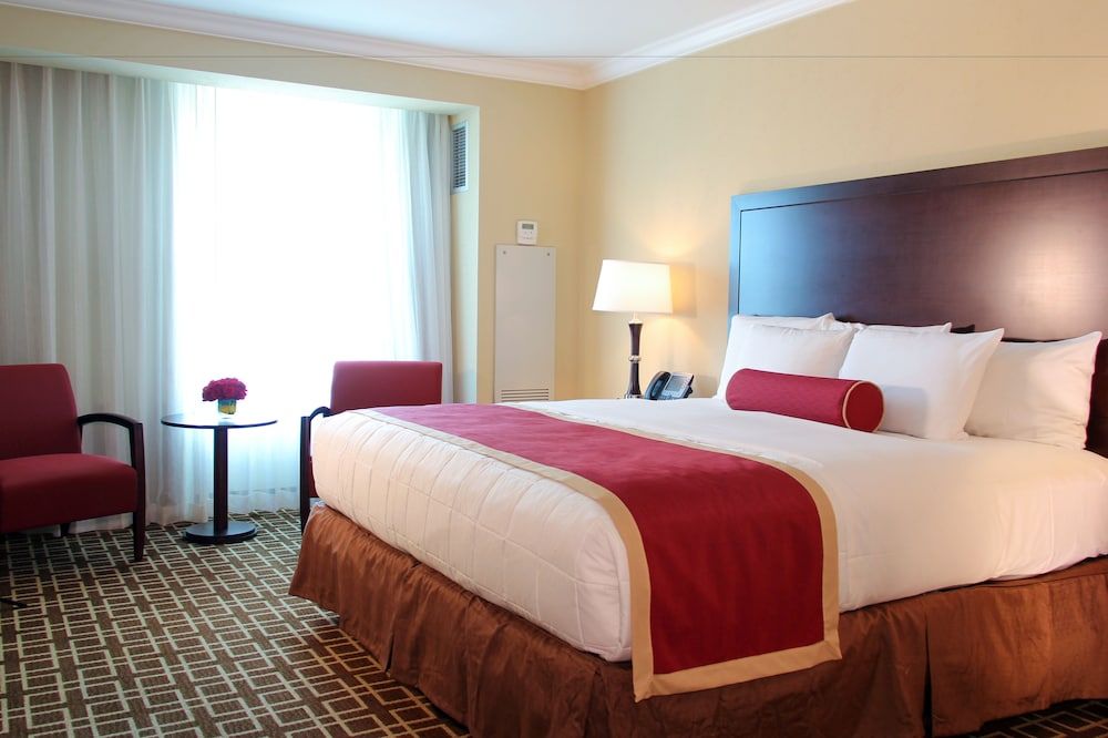 Miccosukee Casino & Resort Deluxe Room, 1 King Bed