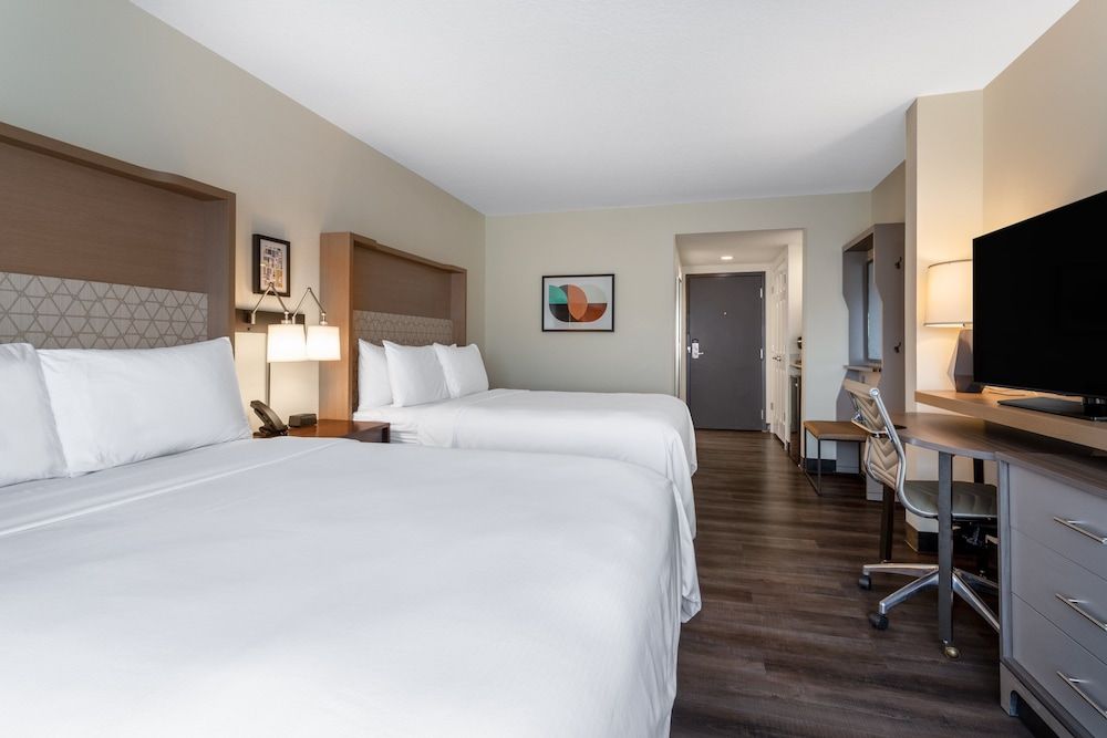 Standard Room, 2 Queen Beds, Accessible (Communication, Roll-In Shower)