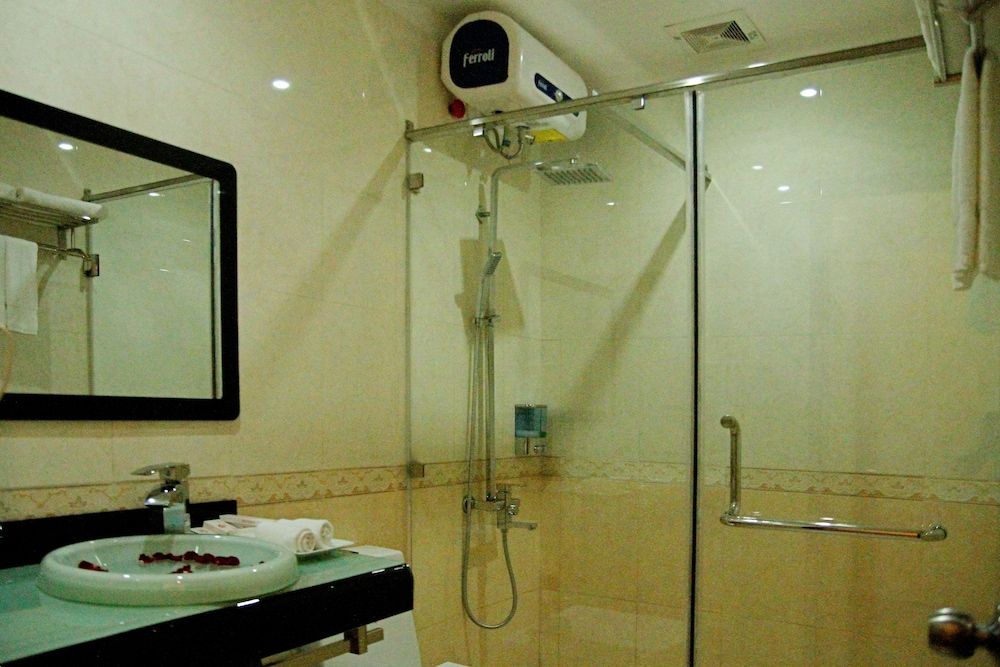 New Airport Hotel Deluxe Double Room 18