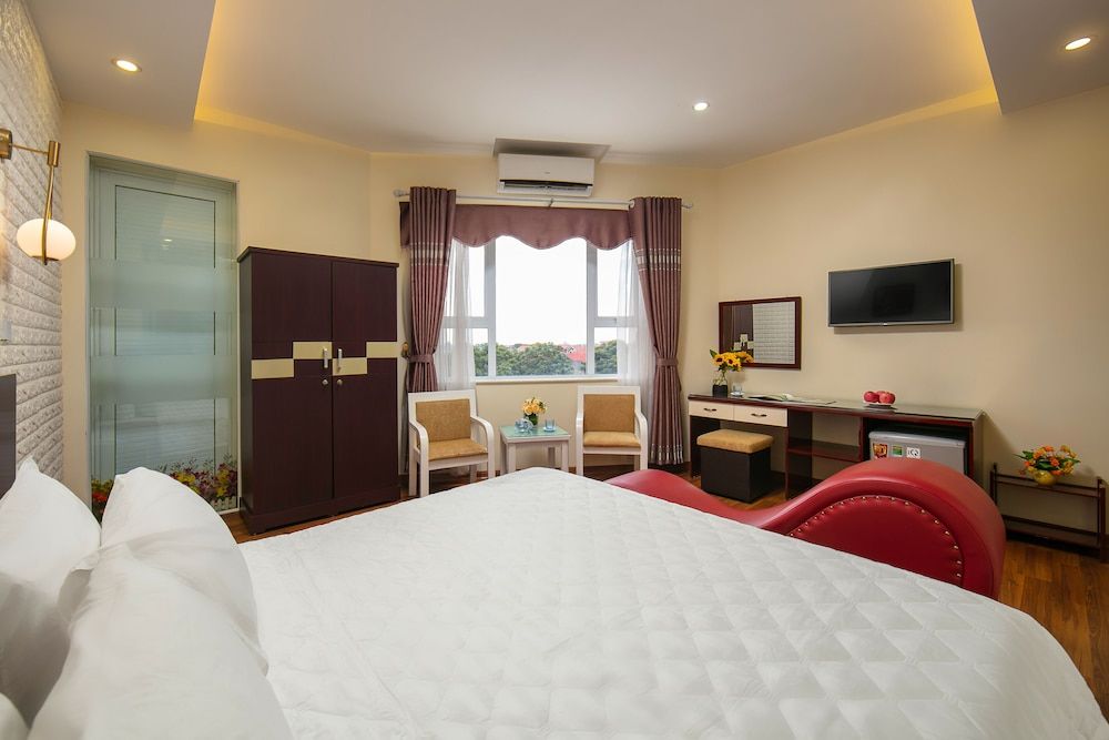 New Airport Hotel Deluxe Double Room 4