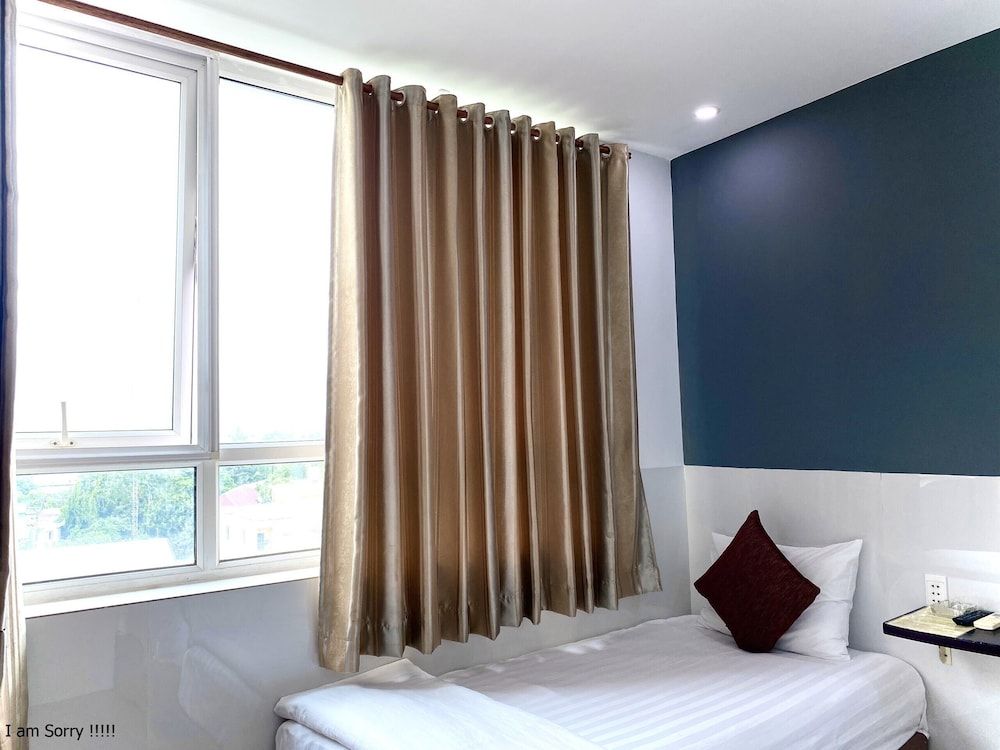 Mi Linh Hotel Superior Twin Room 4