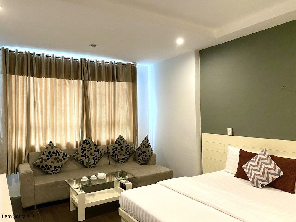 Mi Linh Hotel Room 5