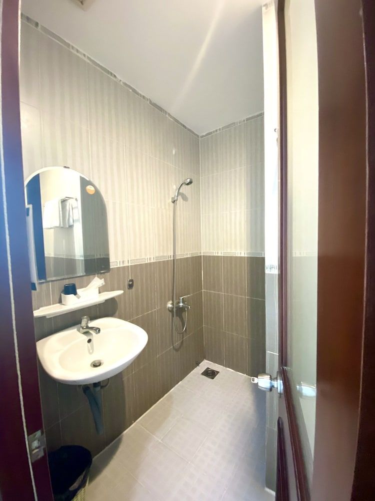 Mi Linh Hotel Superior Twin Room 12