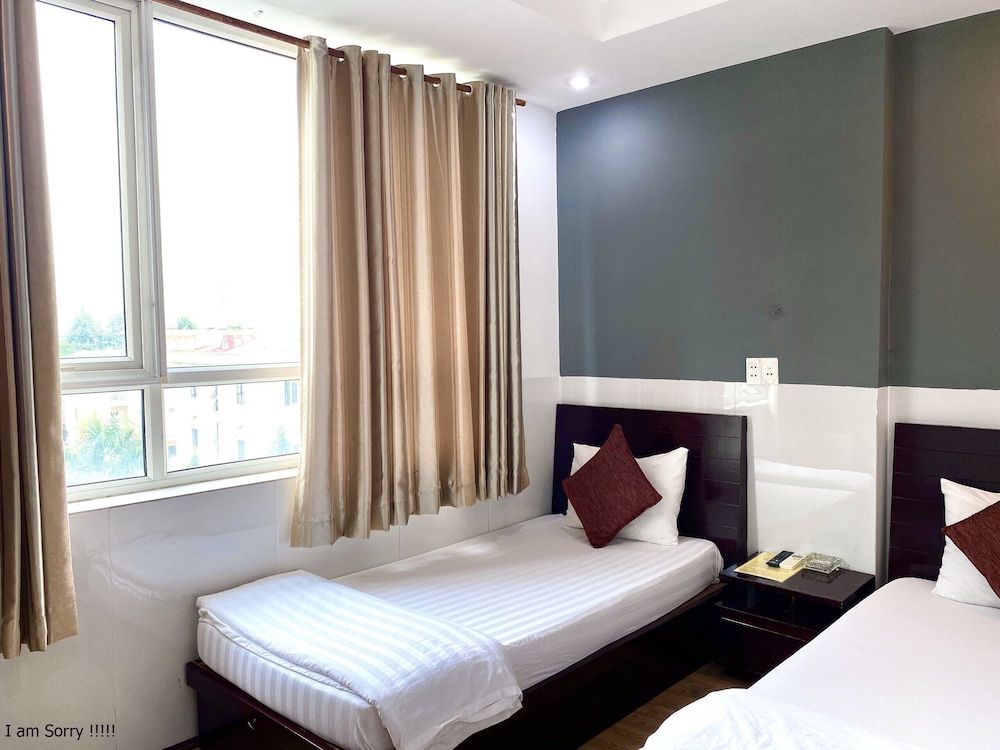 Mi Linh Hotel Superior Twin Room 5