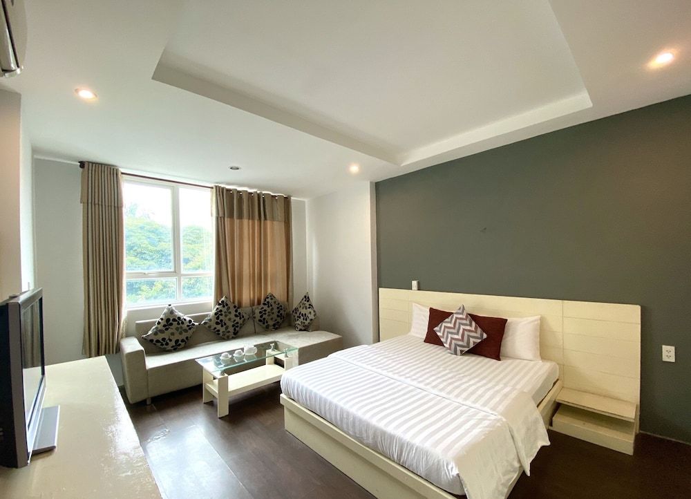 Mi Linh Hotel Room 8