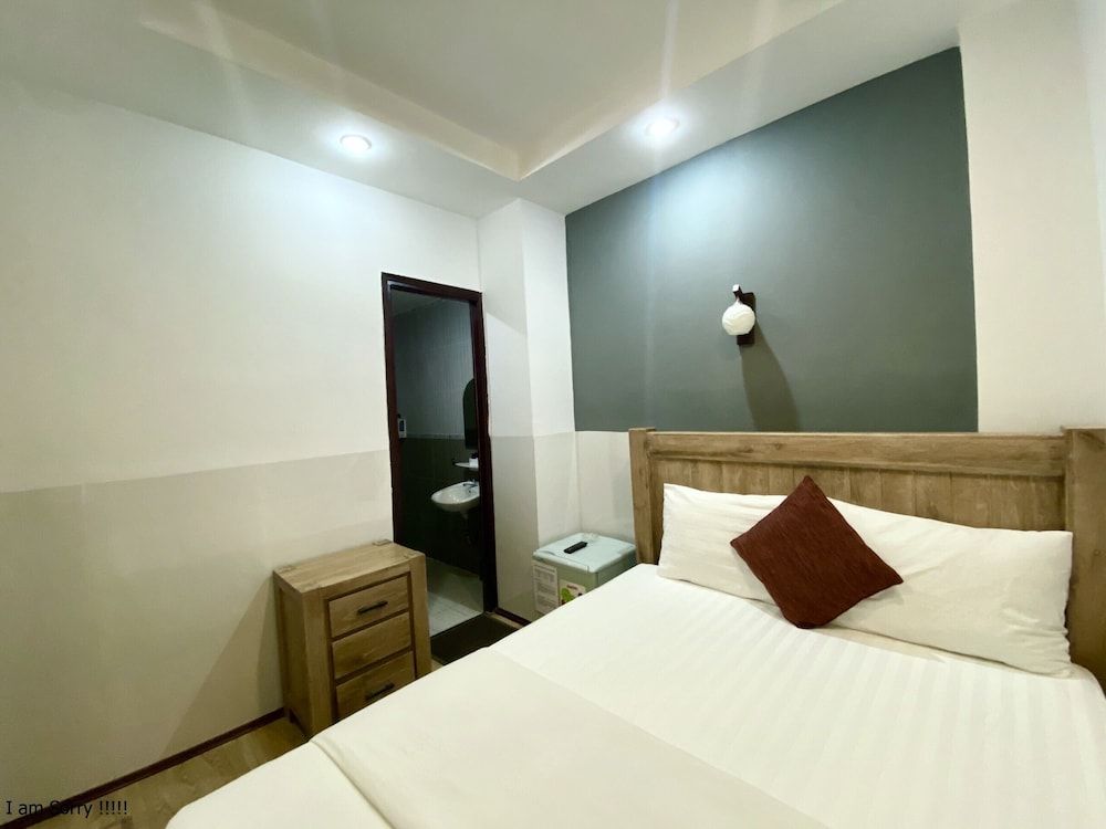 Mi Linh Hotel Standard Double Room 3