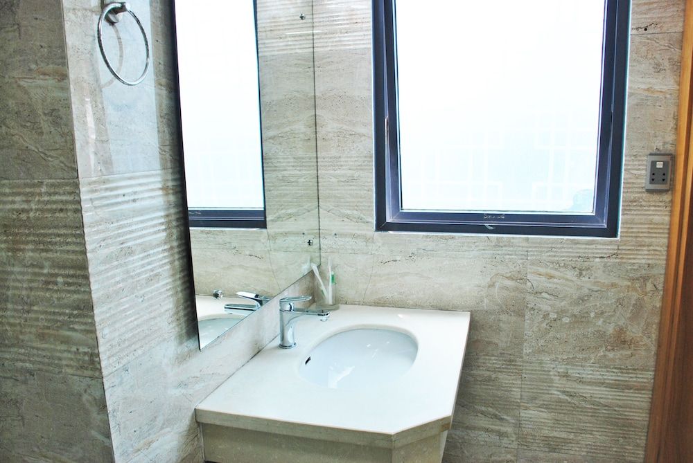 NICE Hotel Deluxe Double Room 10