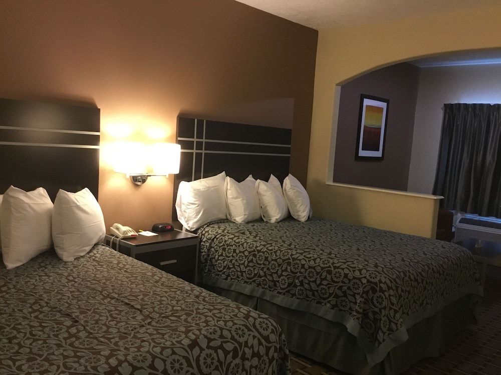 undefined Days Inn & Suites by Wyndham Houston North/Spring 7