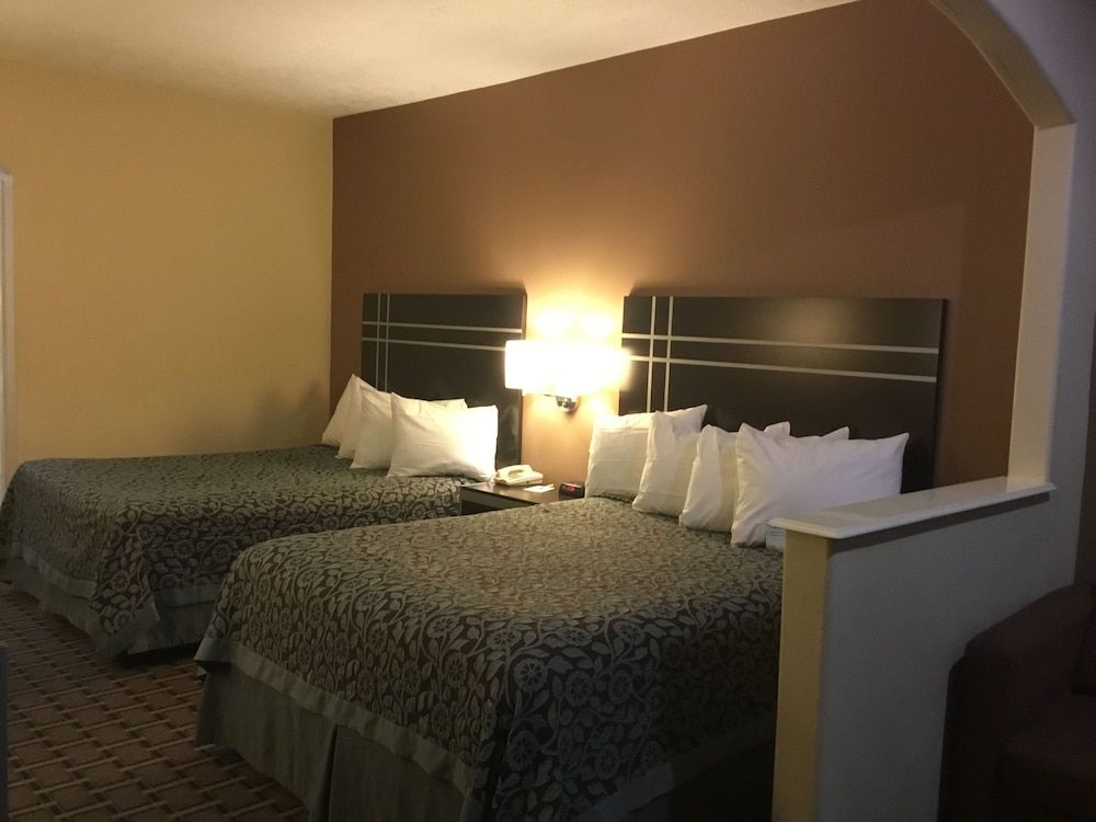 undefined Days Inn & Suites by Wyndham Houston North/Spring 8