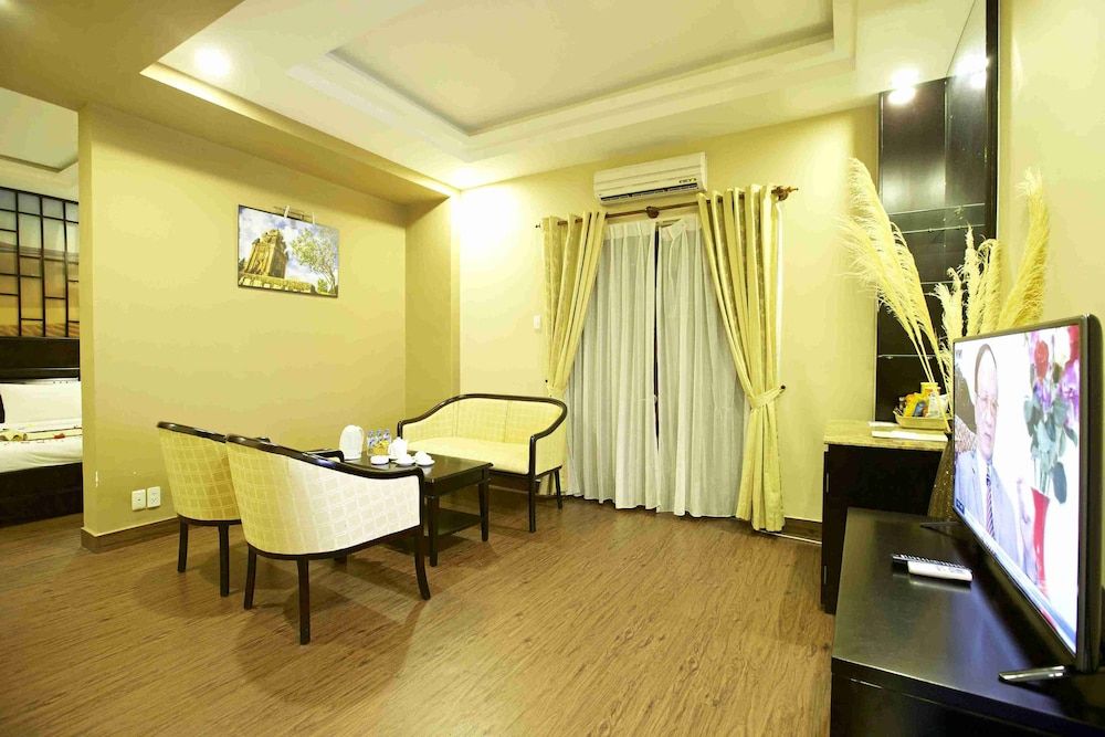 Deluxe Suite, Garden View