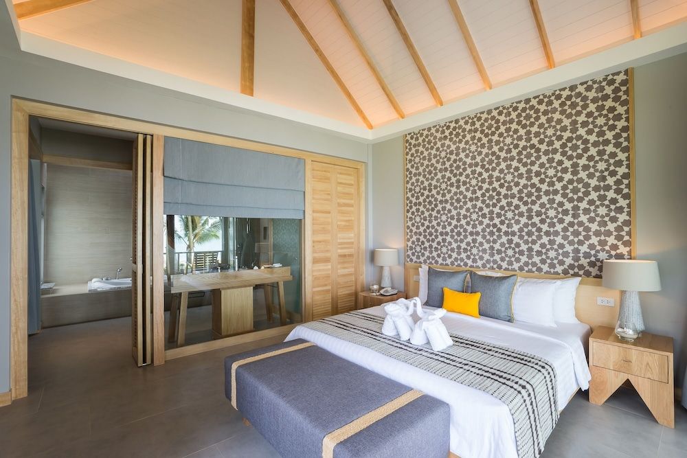 Beachfront Deluxe Villa