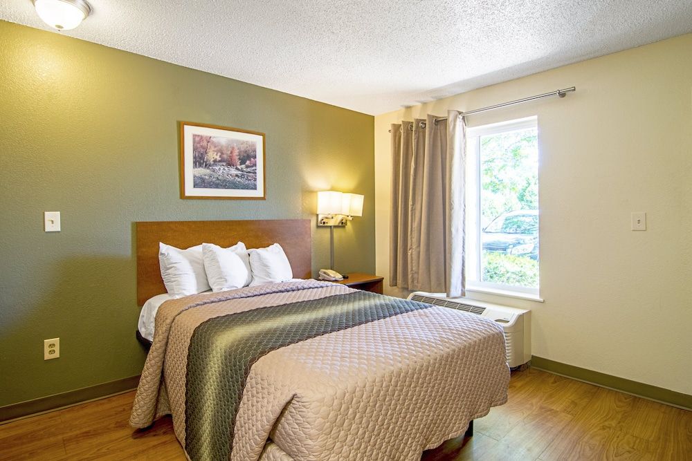 HomeTowne Studios by Red Roof Chicago - Waukegan Studio, 1 Double Bed, Non Smoking