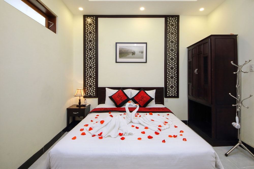 Fireworks Homestay Deluxe Double Room, No Windows