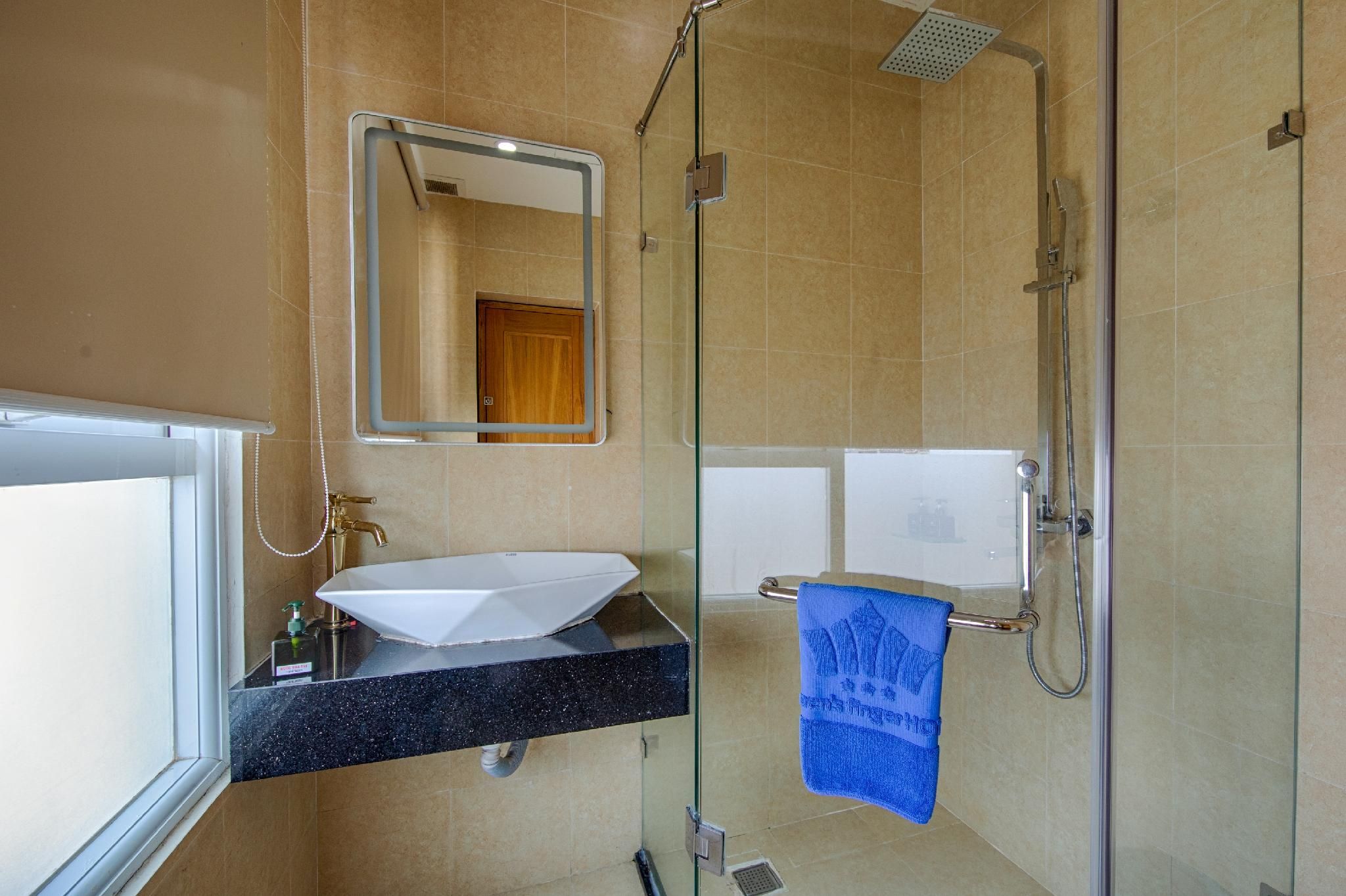 undefined Sea Queen Hotel 6