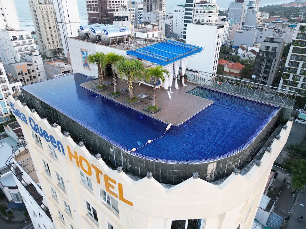 Rooftop pool
