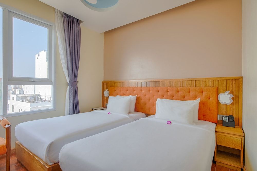 Sea Queen Hotel Superior Twin Room, City View