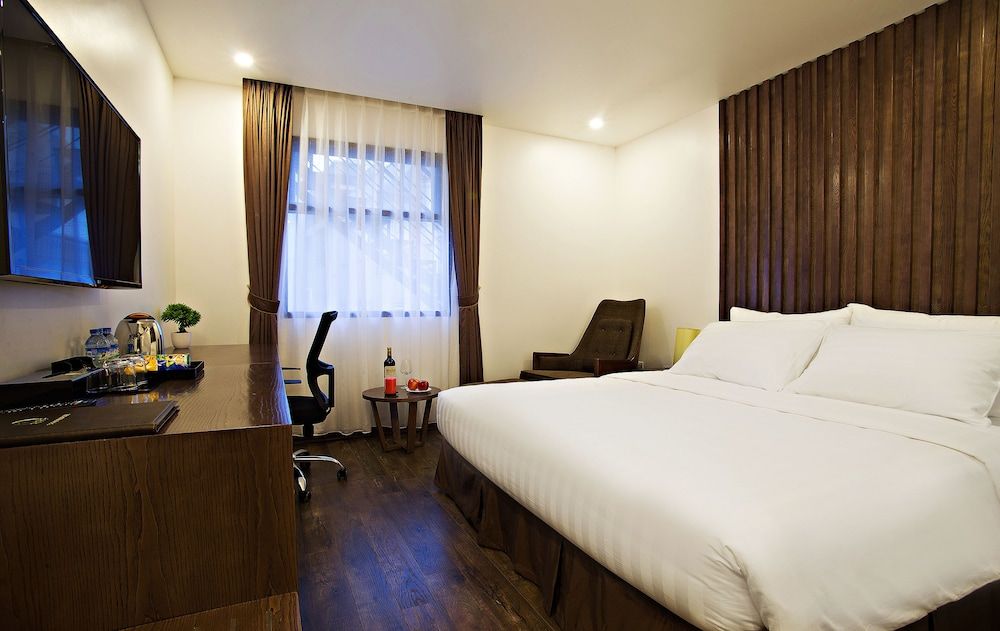 Inearth Hotel Hanoi Superior Double Room, 1 King Bed 7