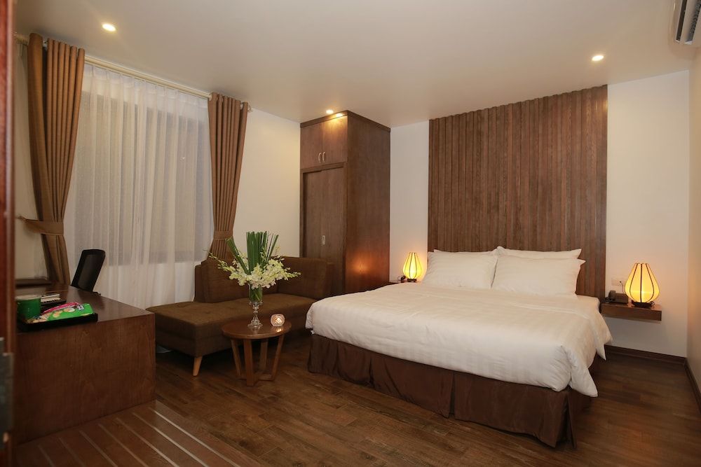Inearth Hotel Hanoi Superior Double Room, 1 King Bed 2