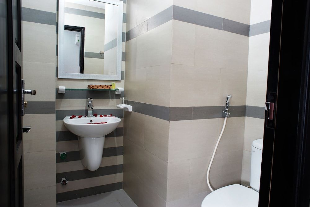 Hanoi Blue Hotel - The Water Front Superior Twin Room, City View 5