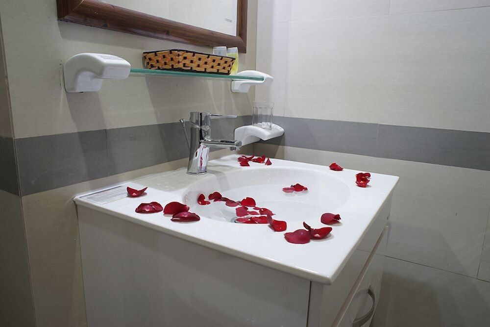 Hanoi Blue Hotel - The Water Front Superior Twin Room, City View 7