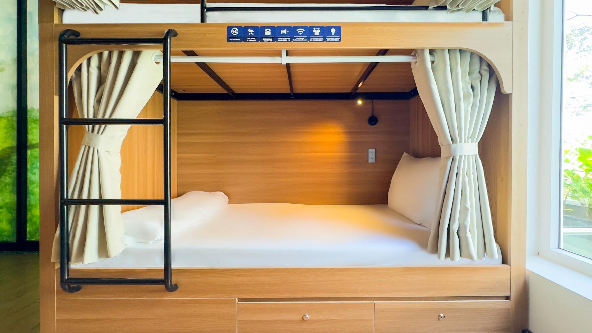 Bunk Bed in Mixed Dormitory Room