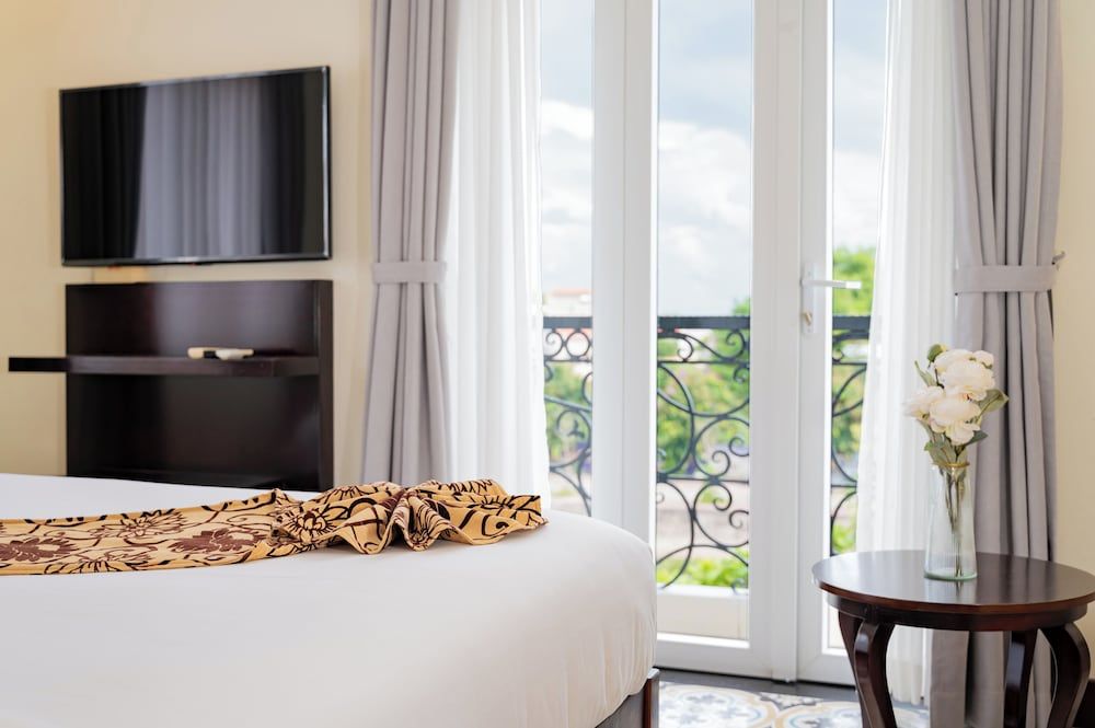 Hoi An Canal House Riverside By Haviland Deluxe Double Room, River View 8