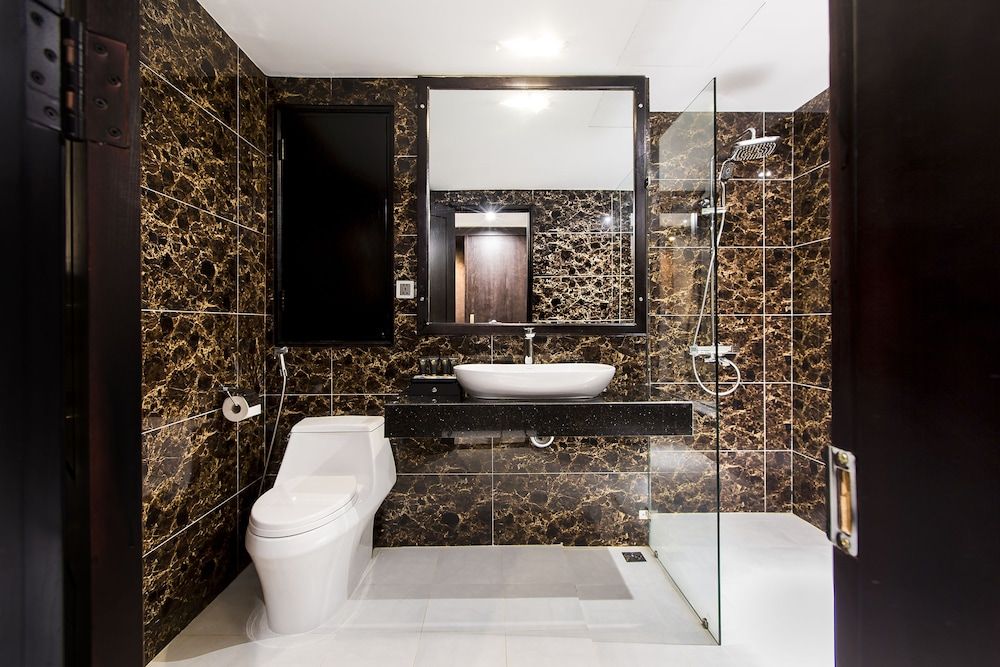 Royal Quang Binh Hotel Deluxe Room 3