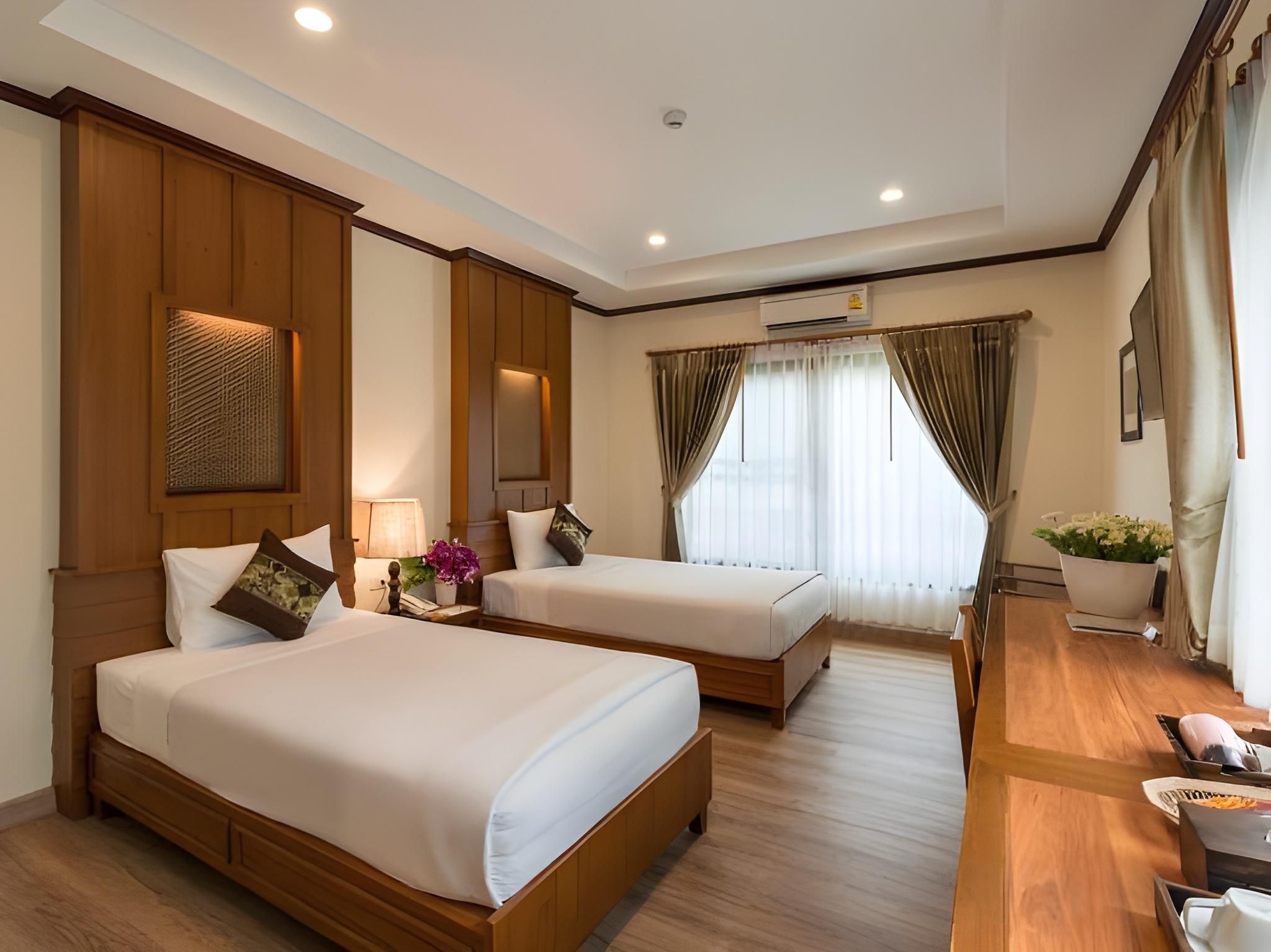 Standard Room with Garden View