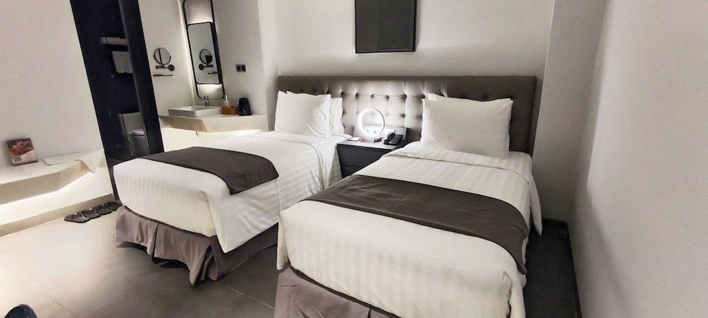 LEGEND Boutique Hotel Standard Twin Room 3