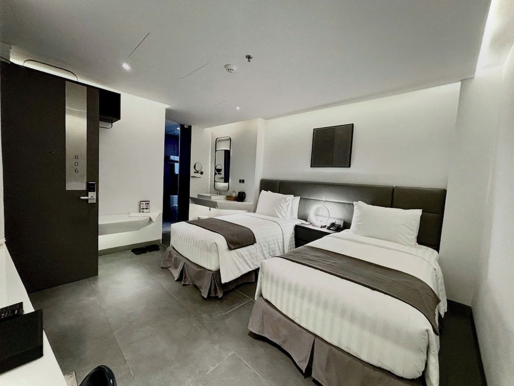 LEGEND Boutique Hotel Standard Twin Room 2