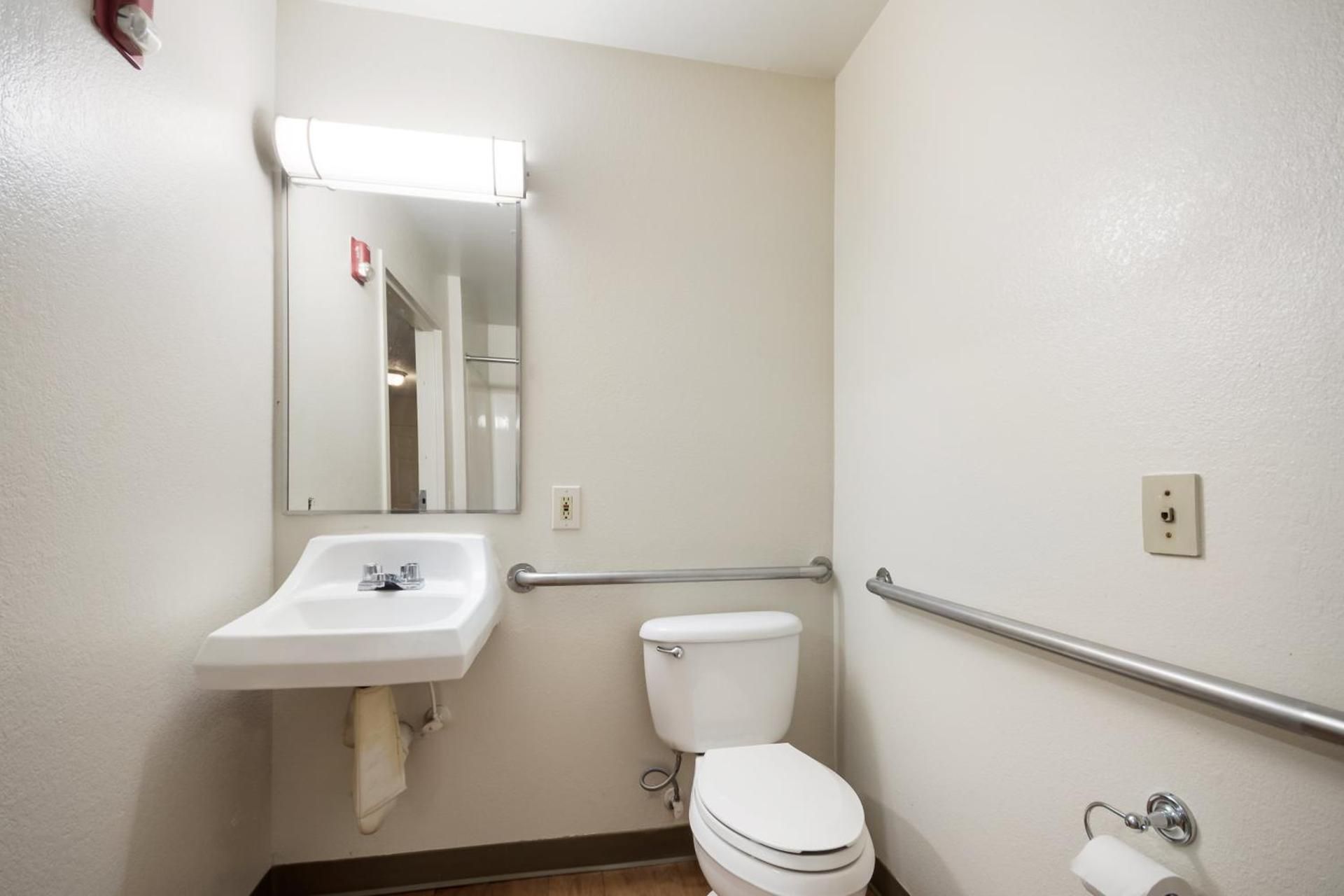 Studio Queen Room Disability Access Non-Smoking
